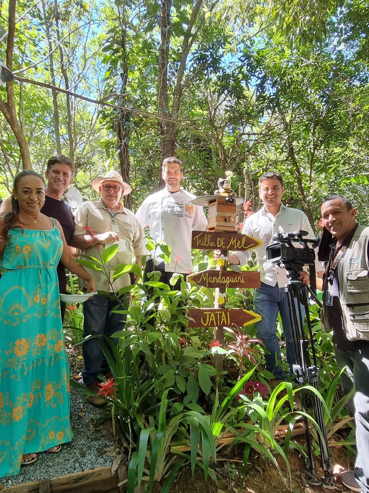 Trilha das Abelhas, projeto apícola que conecta educação ambiental e gastronomia no Cerrado
